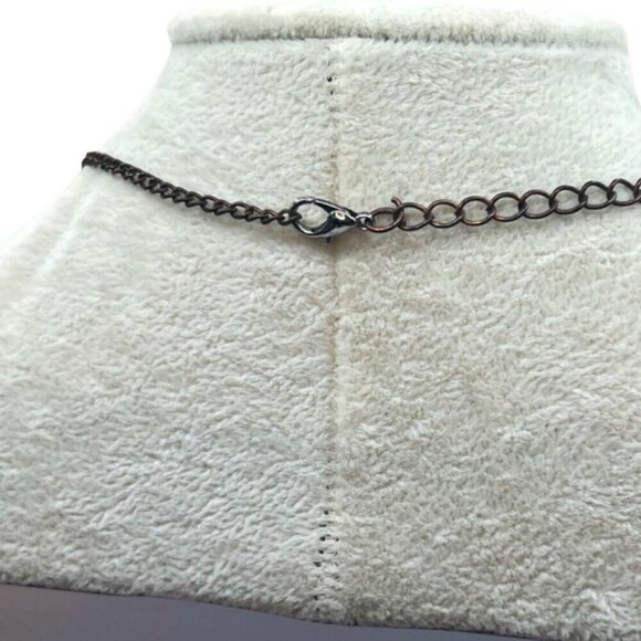 Turquoise Howlite Pendant Necklace With Tassel Chain. A99 - Picture 7 of 8